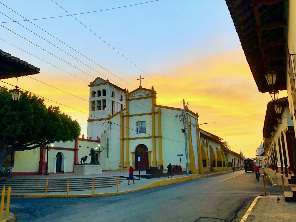 Casa Lula Leon Hostal Экстерьер фото