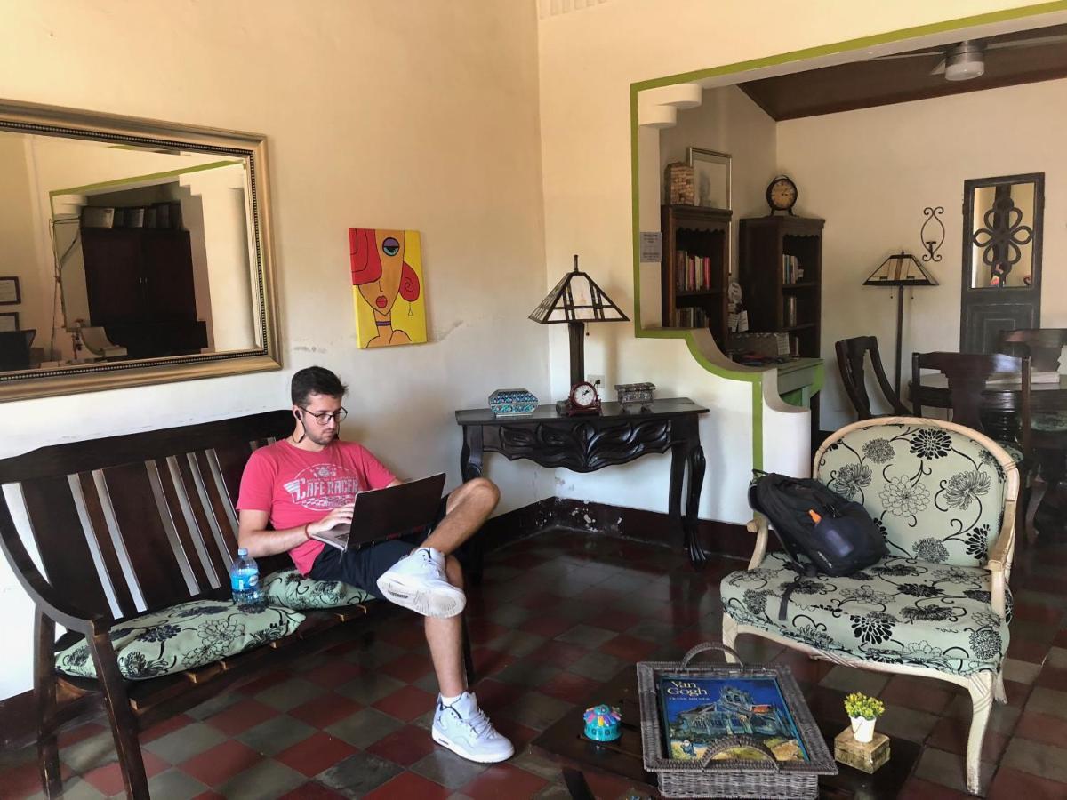 Casa Lula Leon Hostal Экстерьер фото